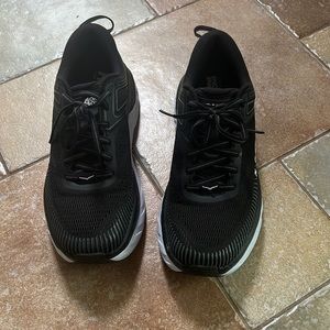 Hoka Bondi 7 size 9